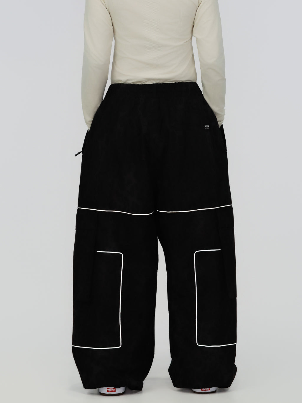 Nightline Park Rider Damen-Skihose mit reflektierenden Details, Cargotaschen und weitem Schnitt