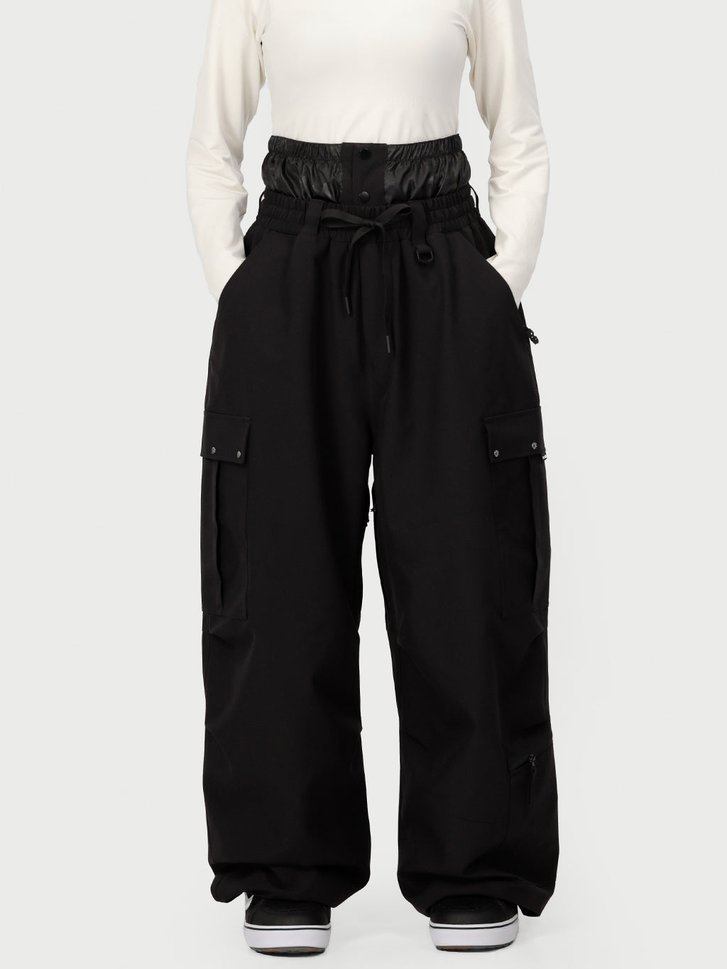 Techline Damen-Arbeitskleidungs-inspirierte Utility-Cargo-Schneehose – Baggy Freestyle-Passform