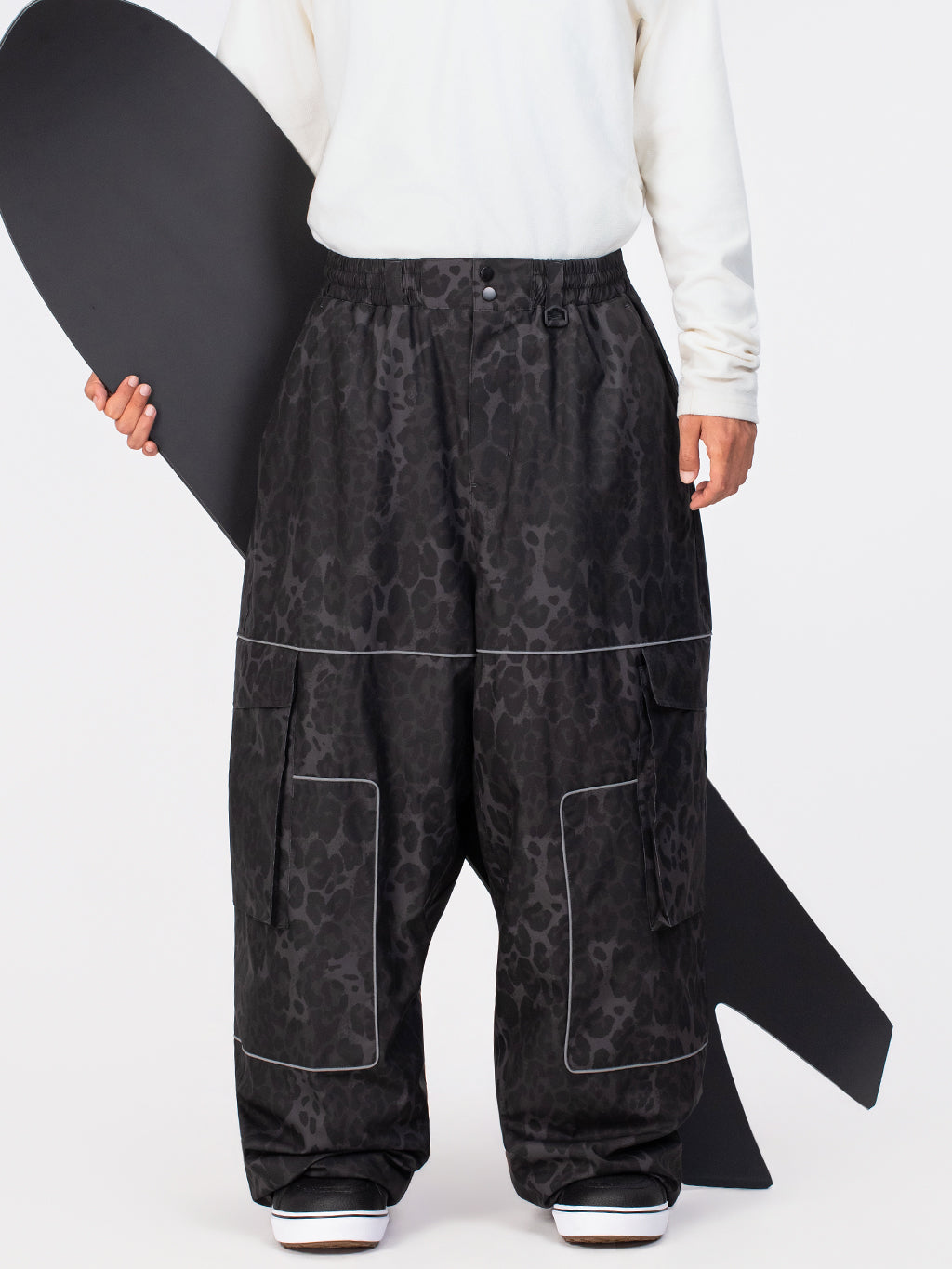 Nightline Park Rider Herren-Schneehose mit reflektierenden Details, Cargotaschen und weitem Schnitt