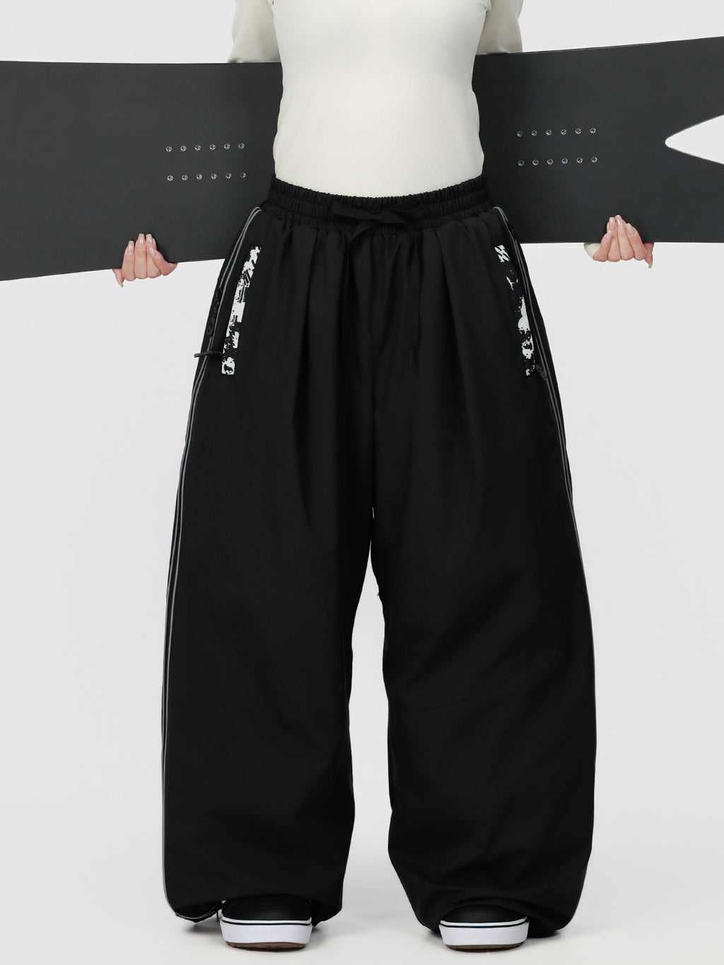 Hyper Flux Damen-Skihose mit seitlichem Reißverschluss und Graffiti-Einsatz, extra weit geschnitten, Freestyle-Schneehose