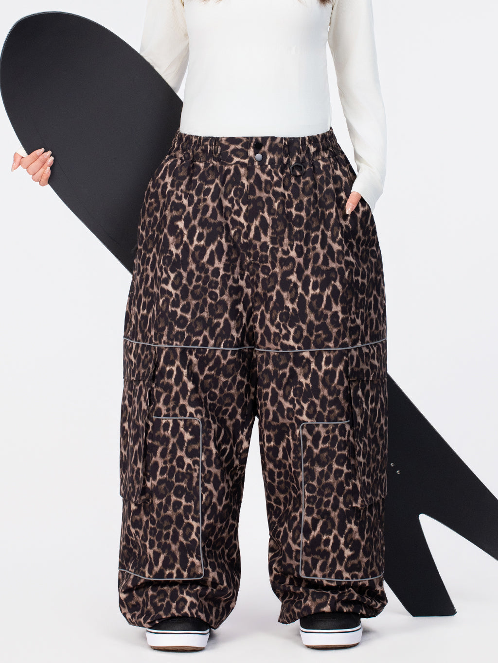 Nightline Park Rider Damen-Skihose mit reflektierenden Details, Cargotaschen und weitem Schnitt