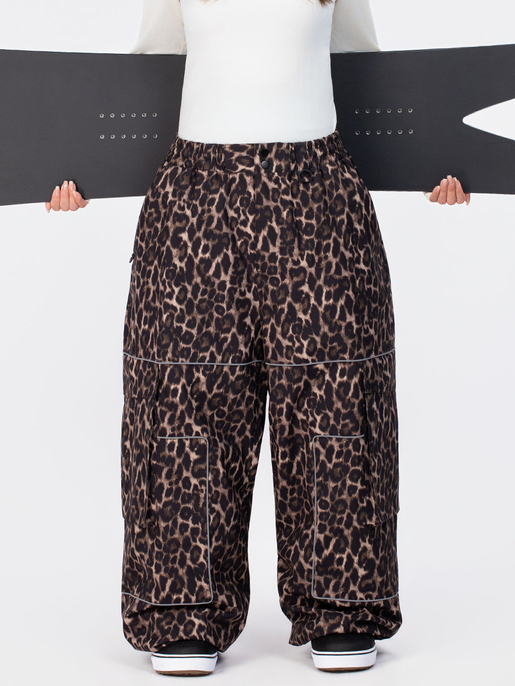 Nightline Park Rider Damen-Skihose mit reflektierenden Details, Cargotaschen und weitem Schnitt