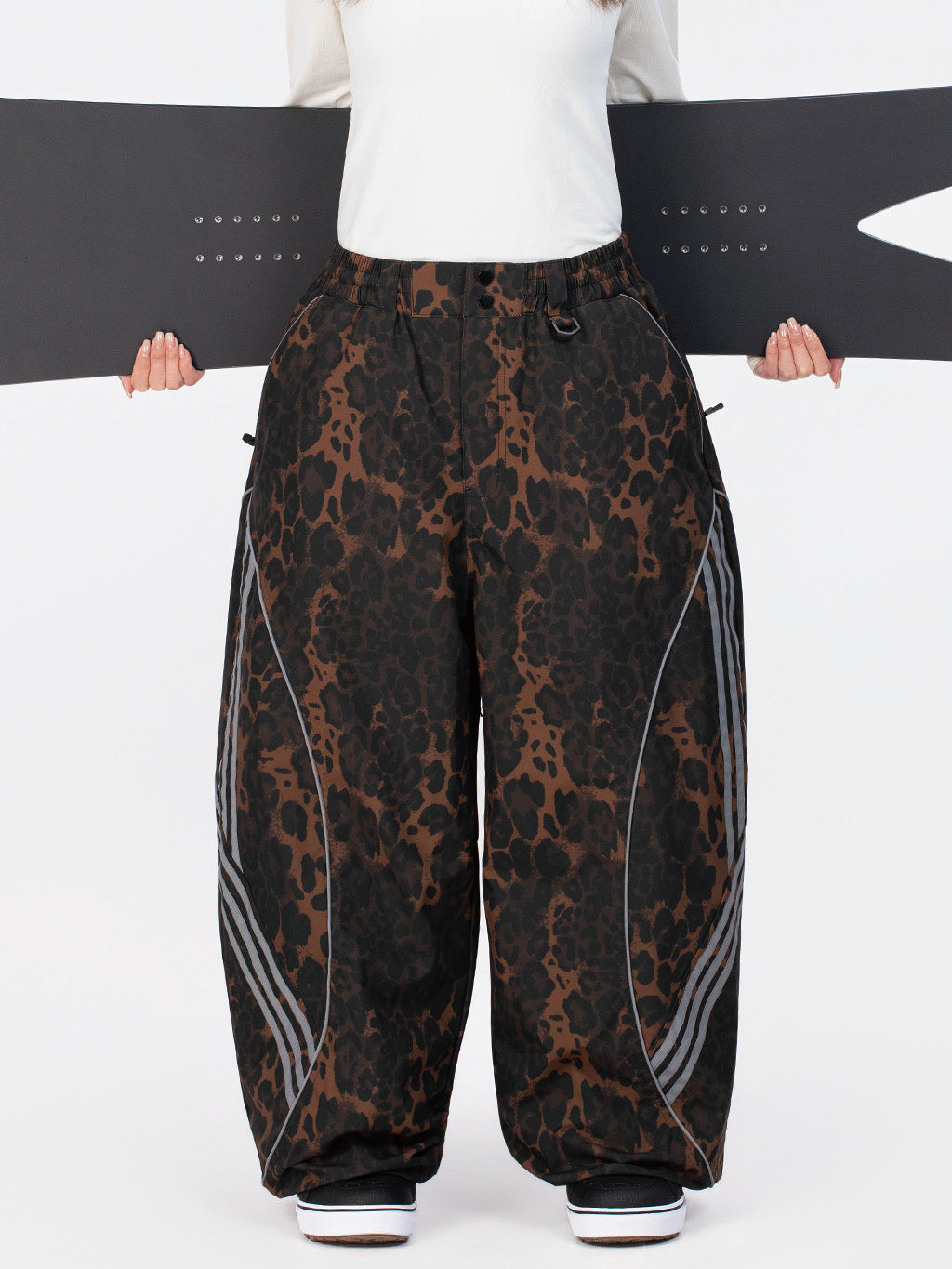 Nightline Park Rider Damen-Schneehose mit reflektierenden Kurven und lockerer Passform