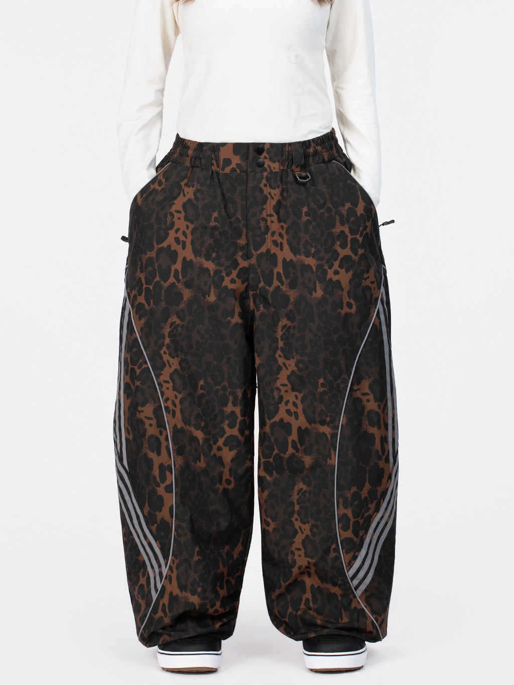 Nightline Park Rider Damen-Schneehose mit reflektierenden Kurven und lockerer Passform