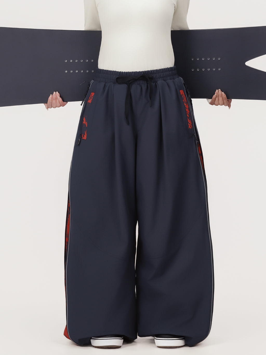 Hyper Flux Damen-Skihose mit seitlichem Reißverschluss und Graffiti-Einsatz, extra weit geschnitten, Freestyle-Schneehose