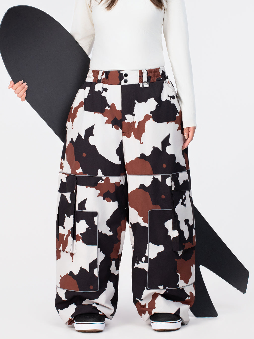 Nightline Park Rider Damen-Skihose mit reflektierenden Details, Cargotaschen und weitem Schnitt
