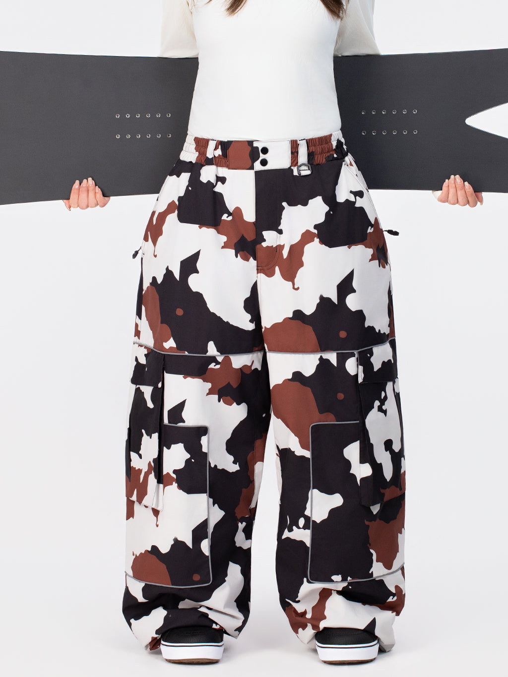Nightline Park Rider Damen-Skihose mit reflektierenden Details, Cargotaschen und weitem Schnitt