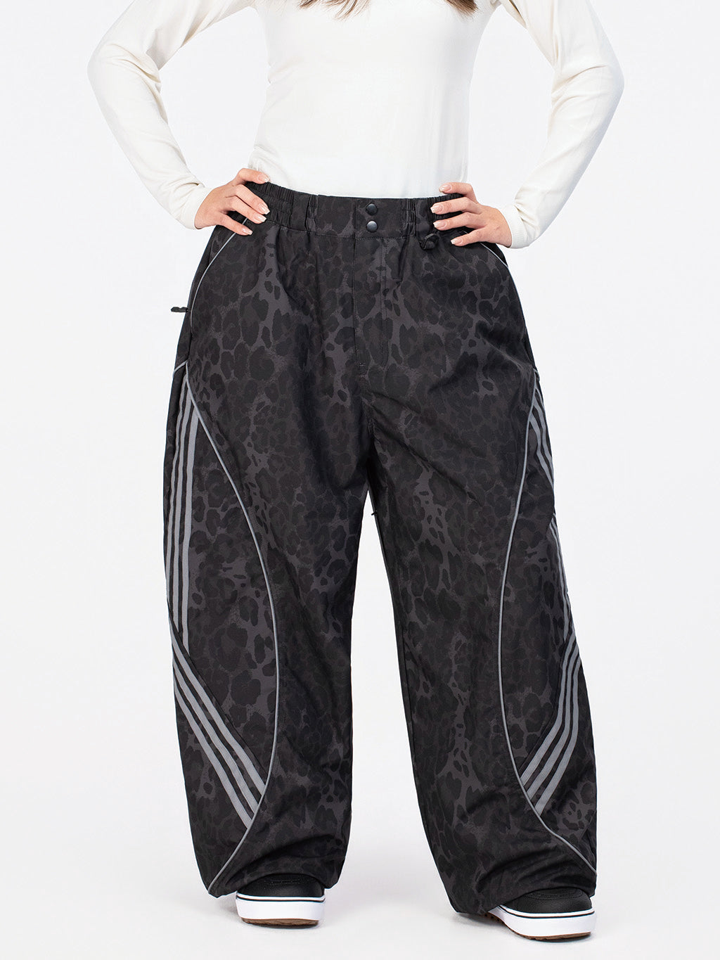 Nightline Park Rider Damen-Schneehose mit reflektierenden Kurven und lockerer Passform