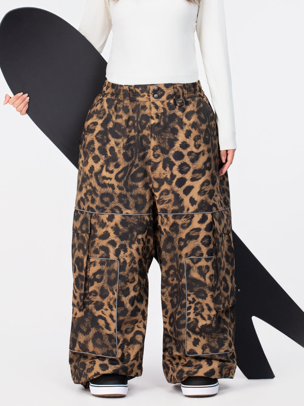 Nightline Park Rider Damen-Skihose mit reflektierenden Details, Cargotaschen und weitem Schnitt