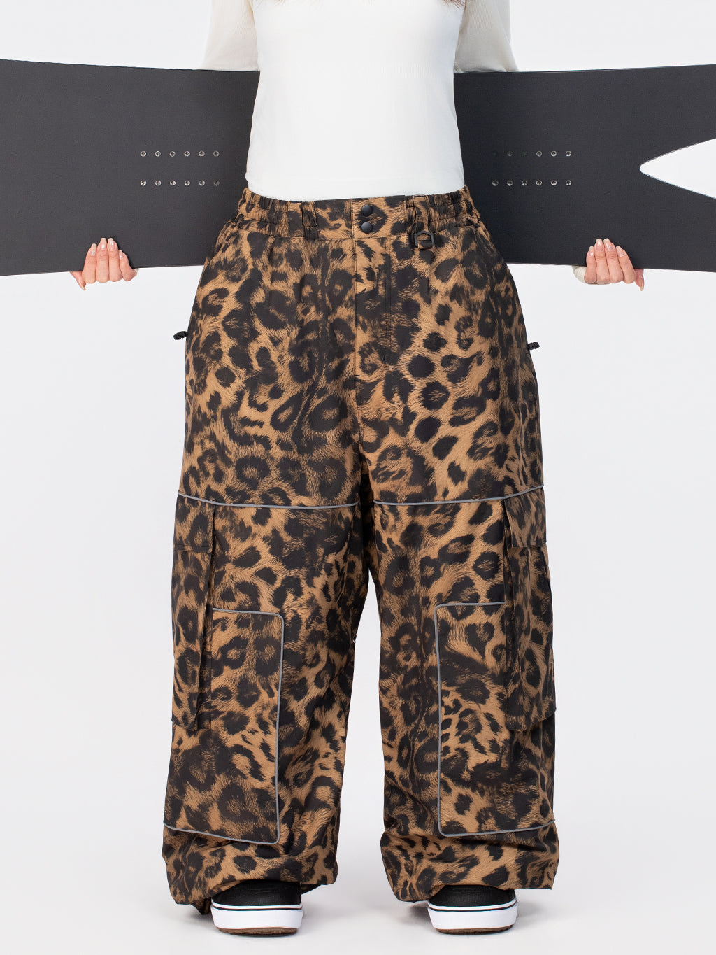 Nightline Park Rider Damen-Skihose mit reflektierenden Details, Cargotaschen und weitem Schnitt