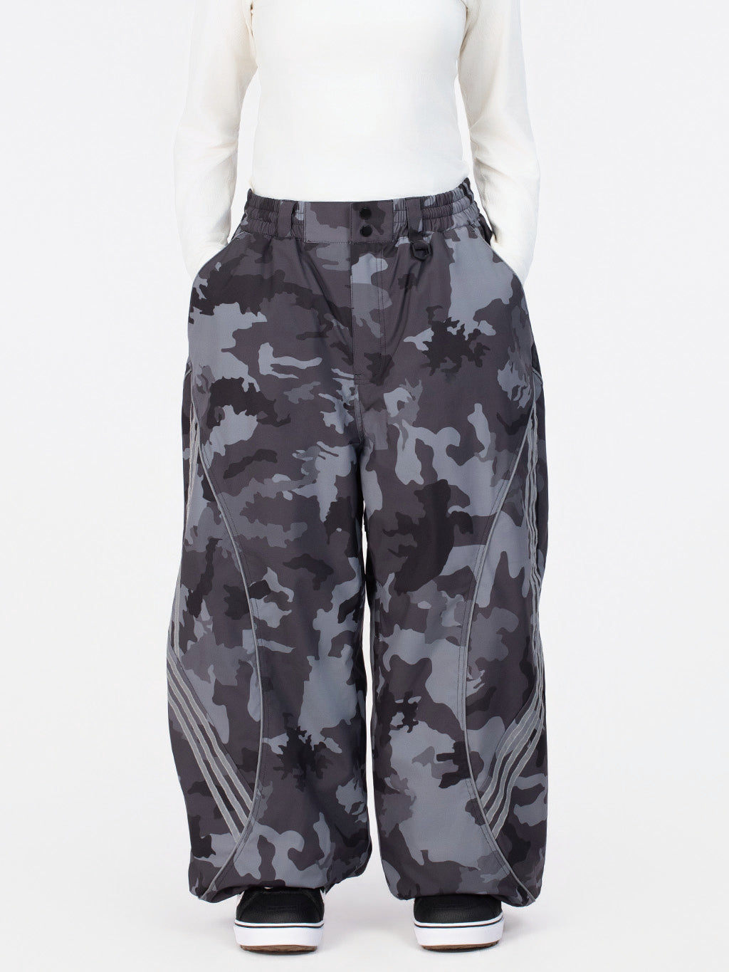 Nightline Park Rider Damen-Schneehose mit reflektierenden Kurven und lockerer Passform