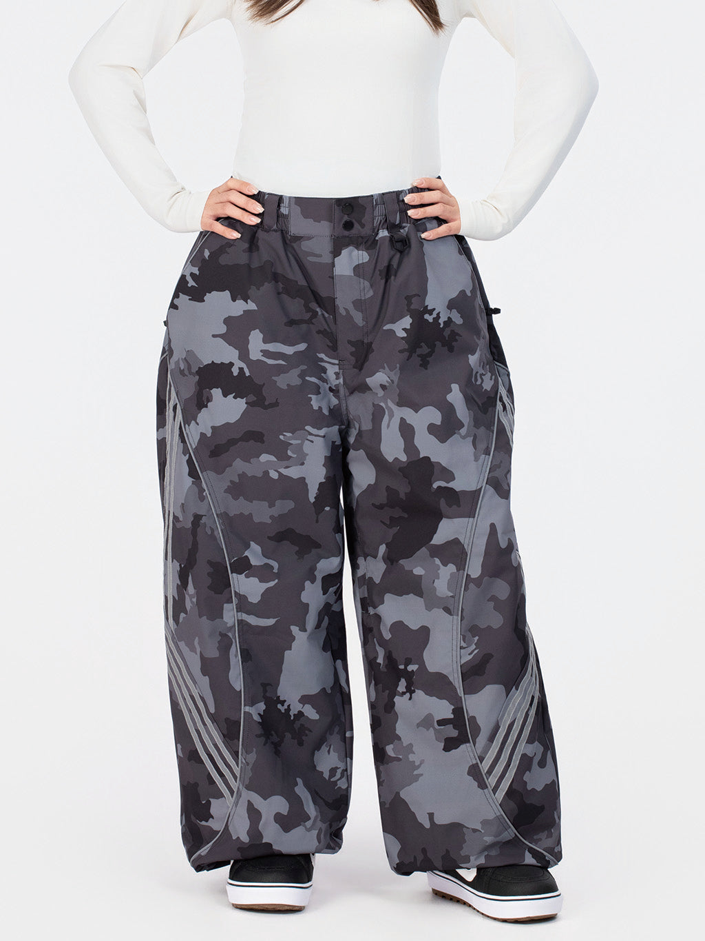 Nightline Park Rider Damen-Schneehose mit reflektierenden Kurven und lockerer Passform