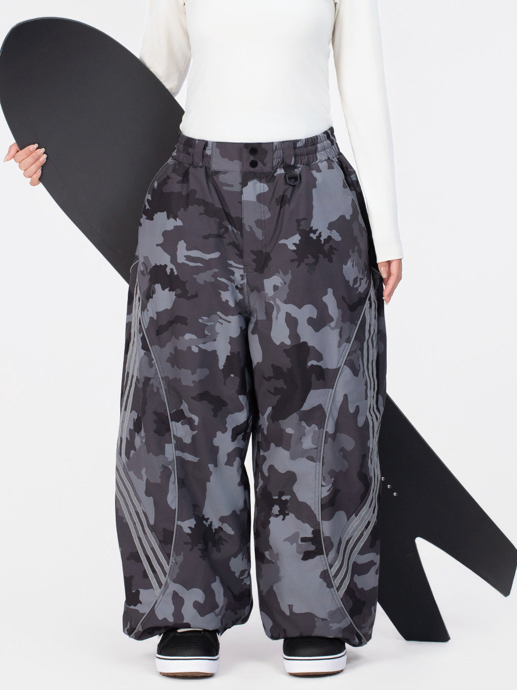 Nightline Park Rider Damen-Schneehose mit reflektierenden Kurven und lockerer Passform