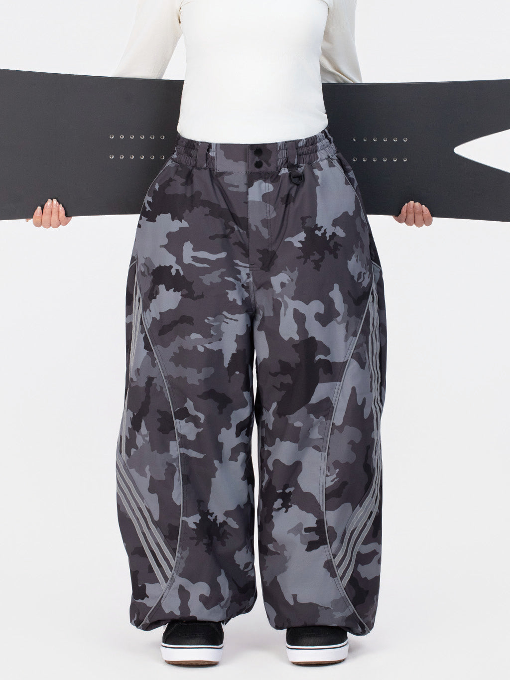 Nightline Park Rider Damen-Schneehose mit reflektierenden Kurven und lockerer Passform