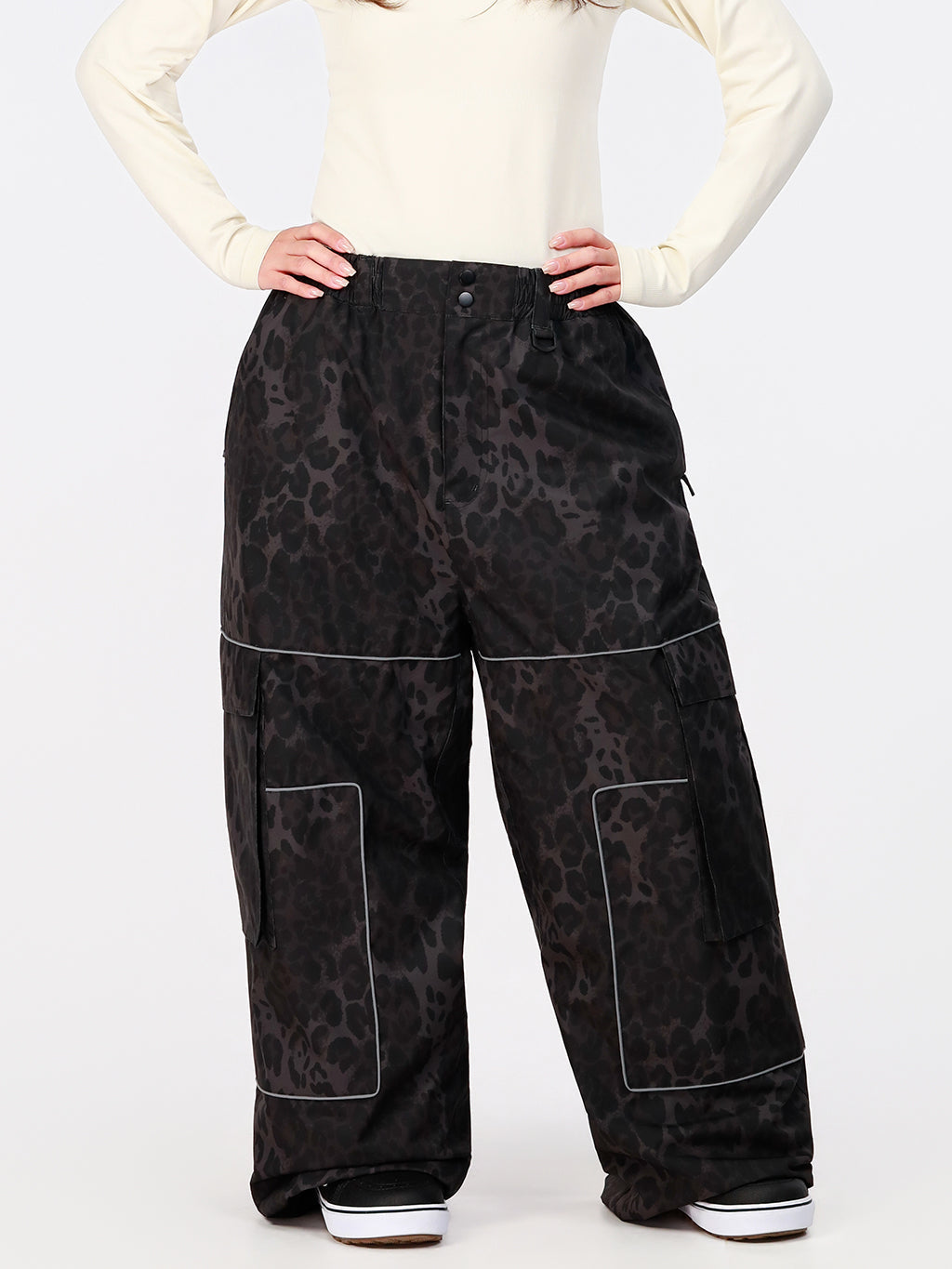 Nightline Park Rider Damen-Skihose mit reflektierenden Details, Cargotaschen und weitem Schnitt