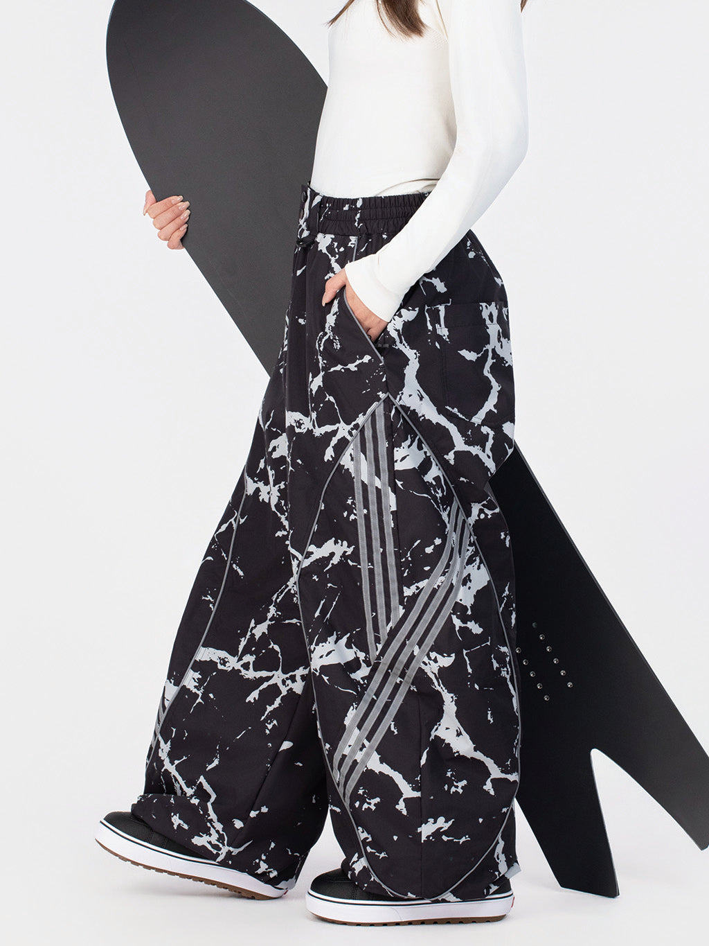 Nightline Park Rider Damen-Schneehose mit reflektierenden Kurven und lockerer Passform
