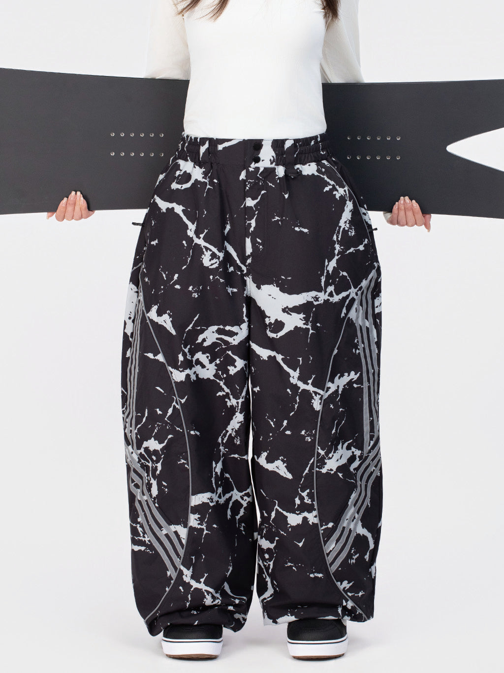 Nightline Park Rider Damen-Schneehose mit reflektierenden Kurven und lockerer Passform