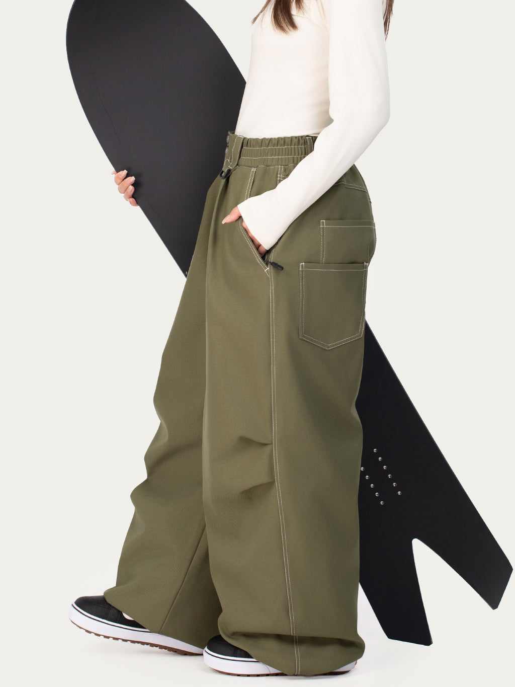Raw Utility Niet-Arbeitsjeans-Schneehose für Damen – Oversized-Passform mit doppelter Gesäßtasche