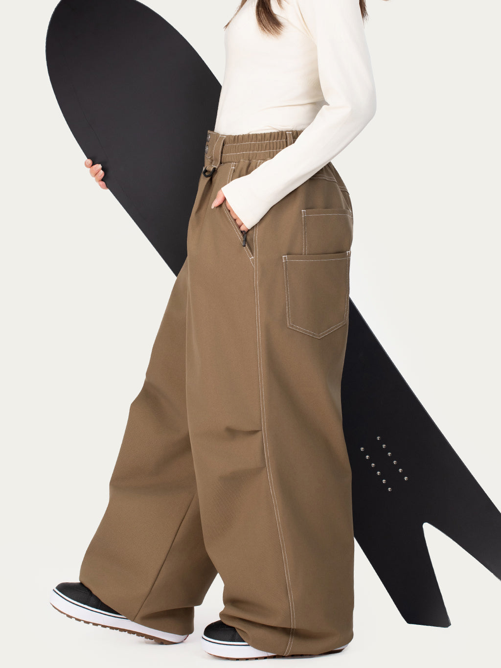 Raw Utility Niet-Arbeitsjeans-Schneehose für Damen – Oversized-Passform mit doppelter Gesäßtasche
