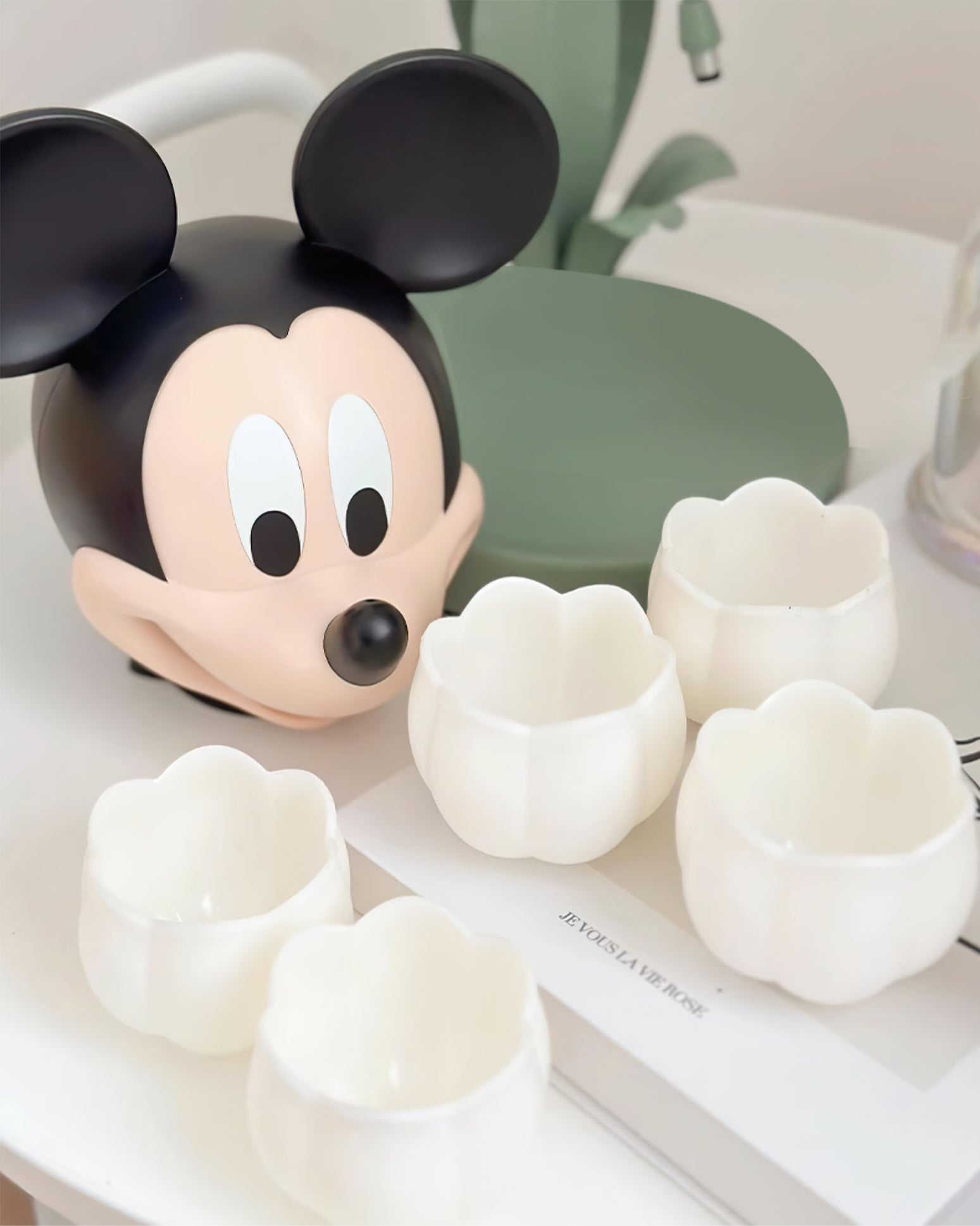 Luvano Tischleuchte Blüte Glas elegant