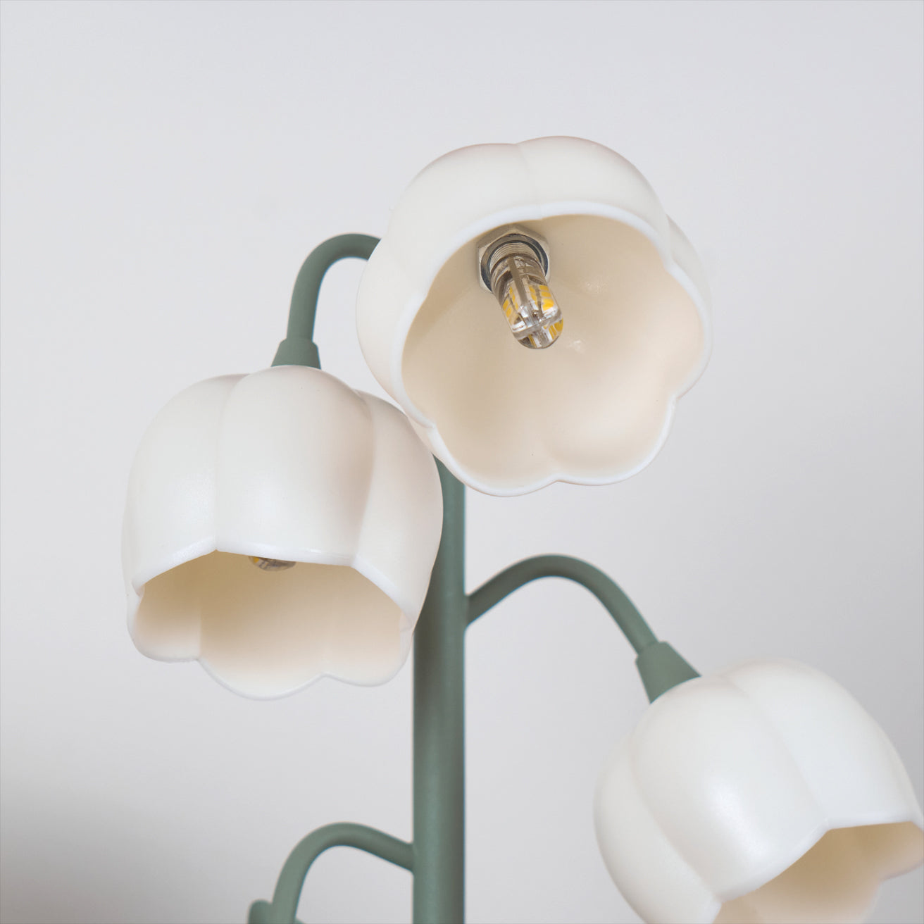 Luvano Tischleuchte Blüte Glas elegant