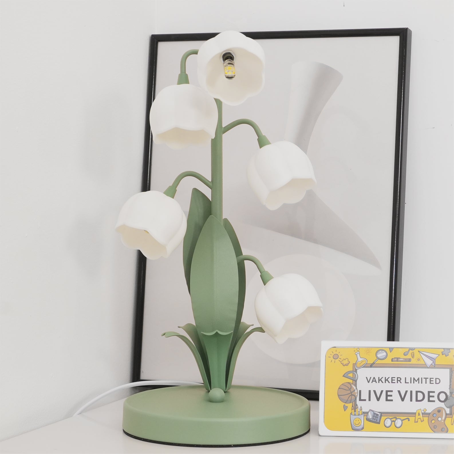 Luvano Tischleuchte Blüte Glas elegant
