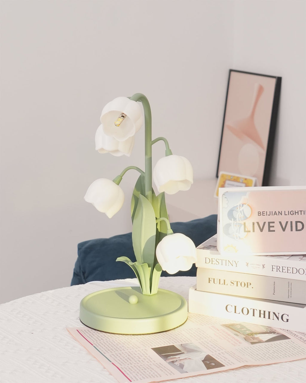 Luvano Tischleuchte Blüte Glas elegant