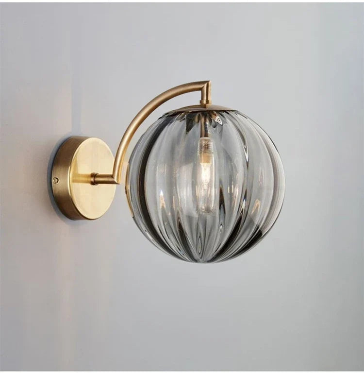 Luvano Wandleuchte Glaskugel Messing Rauchglas