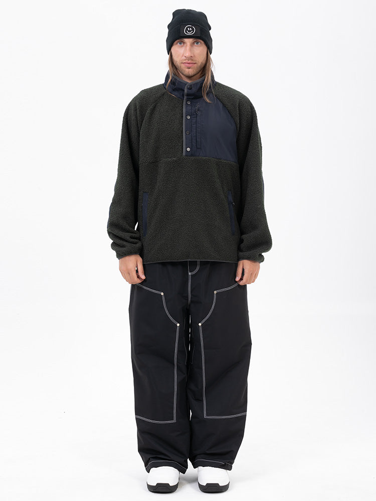 Set aus Herren-Pullover aus Kunstfleece und lässiger Freerider-Schneehose im urbanen Streetstyle