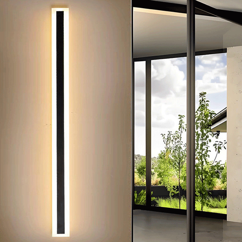 Schmale LED Leiste schwarz IP65 für die Außenwand